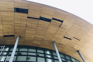 Nhà hát 200 tỉ đồng vừa sử dụng đã xuất hiện hư hỏng