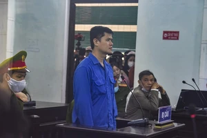 Bác sĩ hiếp dâm, đánh đập nữ điều dưỡng lãnh án