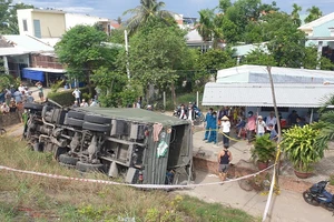 Ô tô biển số quân đội lao xuống vực, hai người tử vong