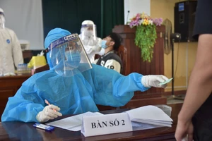 Thừa Thiên - Huế ra Quảng Trị đón 2 người dân về quê cách ly