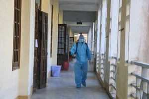 Thừa Thiên Huế siết chặt quản lý sau việc nhân viên khu cách ly nhiễm COVID-19