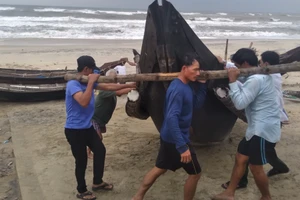 Thừa Thiên – Huế mưa to, người dân hạn chế ra đường từ 14 giờ chiều nay