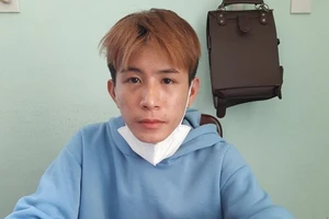 Giả đặt 'hoa tiền' tặng sinh nhật mẹ, thanh niên lừa chủ shop 25 triệu đồng