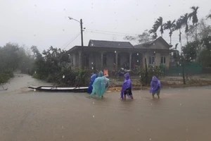 Thừa Thiên - Huế: Hai vợ chồng mất tích khi đi thả lưới trên sông