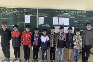 Xác định nhóm học sinh ném đá làm vỡ kính tàu SE7