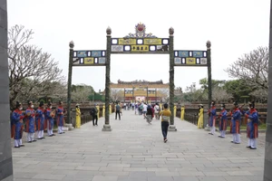 Du khách phàn nàn về giá vé tham quan Đại Nội Huế