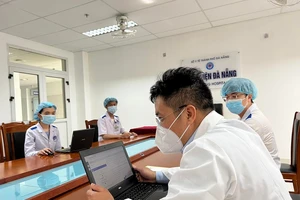 Gần 1.000 y bác sĩ, tình nguyện viên Đà Nẵng tiếp sức F0 điều trị tại nhà