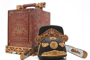 Thừa Thiên - Huế được tặng 2 cổ vật giá trị hàng chục tỉ đồng