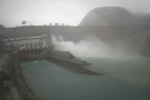 Huế: Mưa lớn, thủy điện Hương Điền xả nước, lũ đang lên