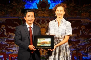 Tổng giám đốc UNESCO thăm quần thể di tích cố đô Huế