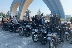 Tạm giữ 30 xe máy trong 'CLB sirius Quảng Trị' 