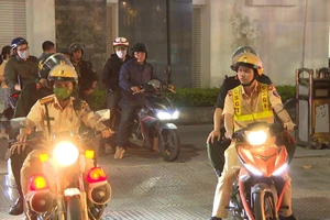 Tổ 1311 Thừa Thiên - Huế xử lý nhiều vi phạm trong ngày đầu ra quân