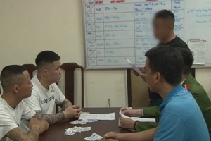 Nhóm từ Thanh Hóa vào Huế rải tờ rơi cho vay thì bị bắt