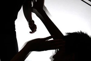 Con đánh cha ruột 103 tuổi bị thương