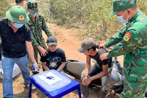 Quảng Trị: Biên phòng bắt 2 thanh niên tàng trữ 200 viên ma tuý