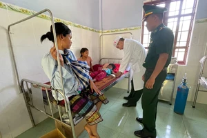 Cứu 2 cháu bé bị ngộ độc sau khi ăn nấm