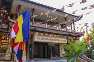 Rực rỡ sắc màu Phật đản tại cố đô Huế