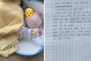 Cháu bé bị bỏ rơi trước cổng chùa cùng lá thư của người mẹ