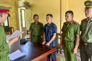 Bắt 2 người khai thác vàng trái phép ở Thừa Thiên-Huế