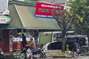 Một chủ tiệm vàng trình báo bị khách 'cướp' 10 chỉ vàng 