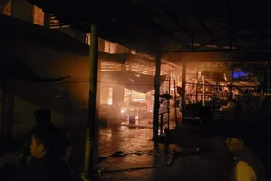 Một chợ ở Thừa Thiên Huế bị cháy trong đêm