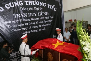 Truy tặng bằng khen cho phó công an phường hy sinh.