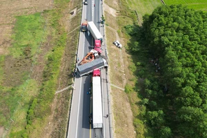 Băn khoăn khi đi vào cao tốc chỉ có hai làn xe