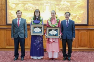 2 người phụ nữ nước ngoài trở thành công dân danh dự của Huế