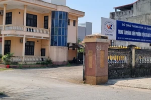 Khởi tố 2 lãnh đạo Trung tâm đăng kiểm ở Quảng Trị