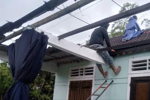 Hôm nay học sinh toàn tỉnh Thừa Thiên-Huế được nghỉ học do bão số 4