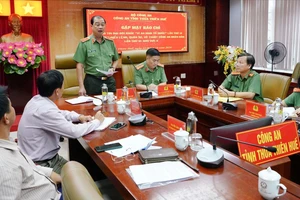 So sánh việc biểu diễn mô tô của Công an với hành vi của Ngọc Trinh là cố tình hiểu sai lệch