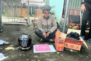 Bắt nam thanh niên vận chuyển 18.000 viên ma túy qua biên giới