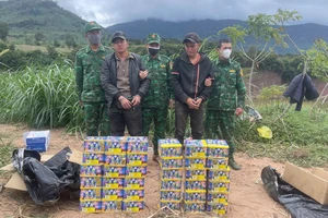 2 thanh niên vứt pháo lậu chạy ra sông Sê Pôn khi gặp biên phòng