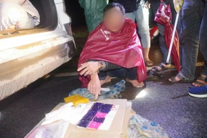 Bắt người đàn ông vận chuyển 12.000 viên ma túy