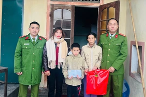 Công an xã sao kê khi người phụ nữ nghèo được ủng hộ 160 triệu đồng