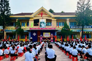 Trường học ở Quảng Trị cảnh báo người phụ nữ lạ mặt đến trường dụ đón học sinh