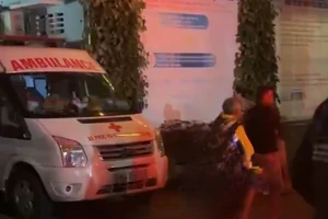 2 thanh niên chạy xe máy nghi tự té ngã, tử vong