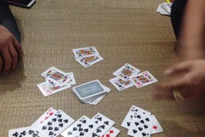 Một cán bộ phường ở Quảng Trị bị kỷ luật cảnh cáo vì tham gia đánh bạc