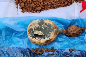 Phát hiện hài cốt liệt sĩ có khắc tên và ký hiệu tại Quảng Trị