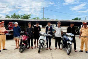 Triệu tập 6 thiếu niên mang hung khí, điều khiển xe lạng lách ở Huế