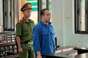 Lãnh 6 tháng tù vì cất viên đạn được tặng làm kỷ niệm