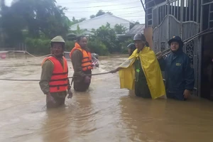 Bão số 10: TP Huế khẩn trương di dời dân khỏi vùng nguy hiểm