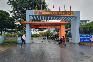 1 trường vẫn hoạt động sau khi tỉnh yêu cầu nghỉ tránh bão số 10: Đã cho học sinh nghỉ