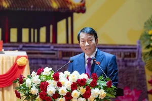 Đại tướng Lương Tam Quang dự và chỉ đạo Đại hội Đảng bộ TP Huế