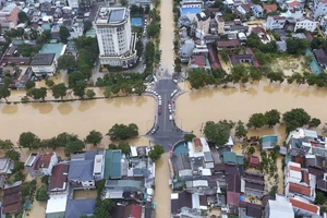 Từ nông thôn đến đô thị ở Huế trải qua trận lụt lịch sử chưa từng có