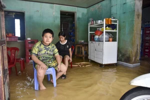 Mưa lũ vẫn tiếp tục phức tạp, học sinh TP Huế tiếp tục nghỉ học