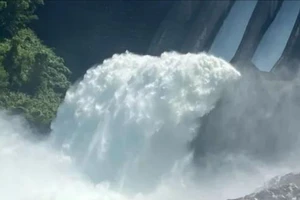 Hồ chứa thủy điện lớn nhất Huế được lệnh tăng mức xả nước về hạ du