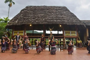 Đừng để du khách 'bỏ chạy' vì bản làng bị bê tông hóa, phá vỡ cảnh quan kiến trúc truyền thống