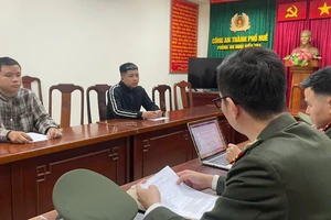 Từ tin rao trên mạng xã hội, công an lần ra 2 thanh niên tàng trữ súng đạn