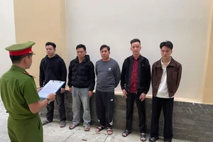 Bắt 5 người cho vay lãi nặng núp bóng doanh nghiệp